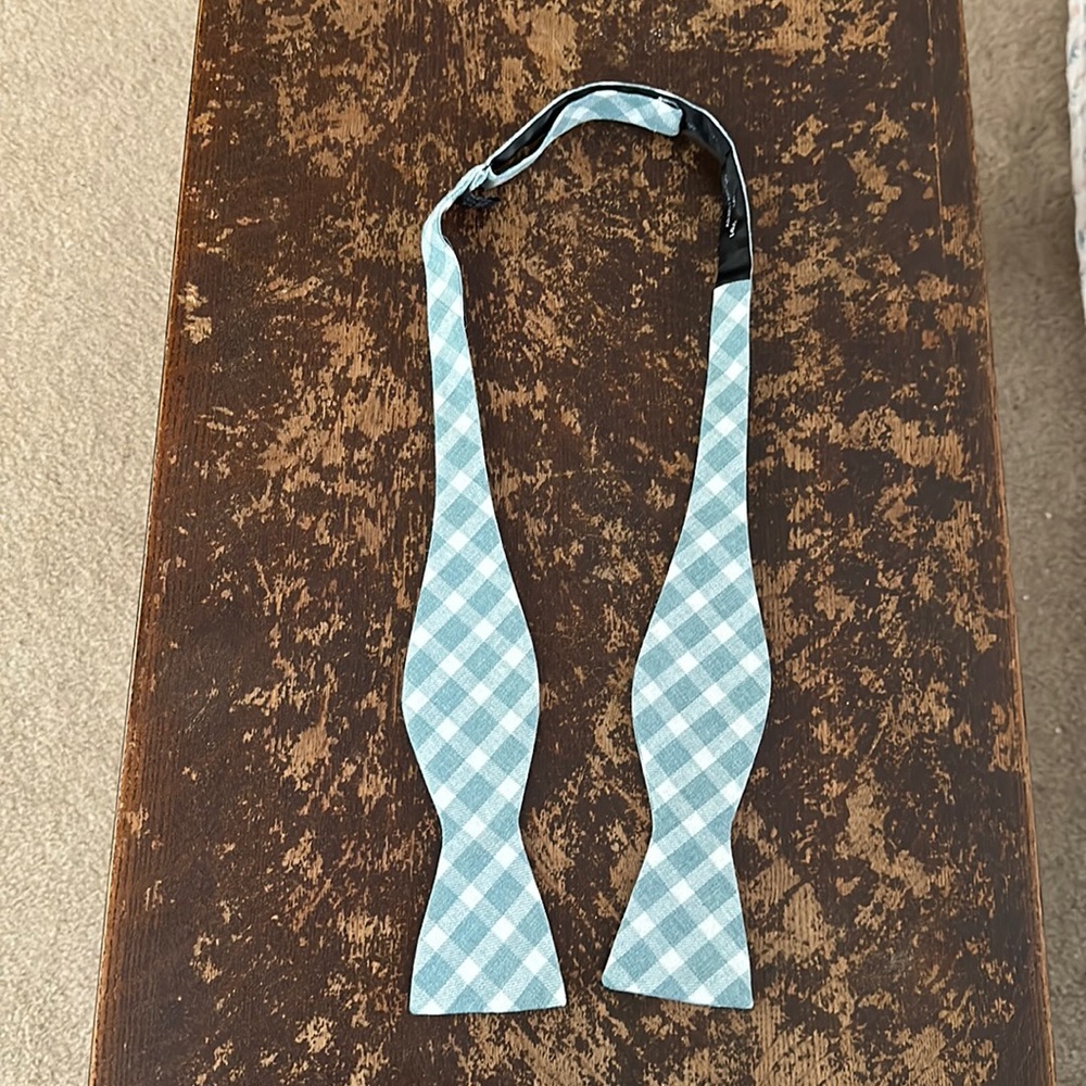 The Ellis Tie Company Cotton Bowtie